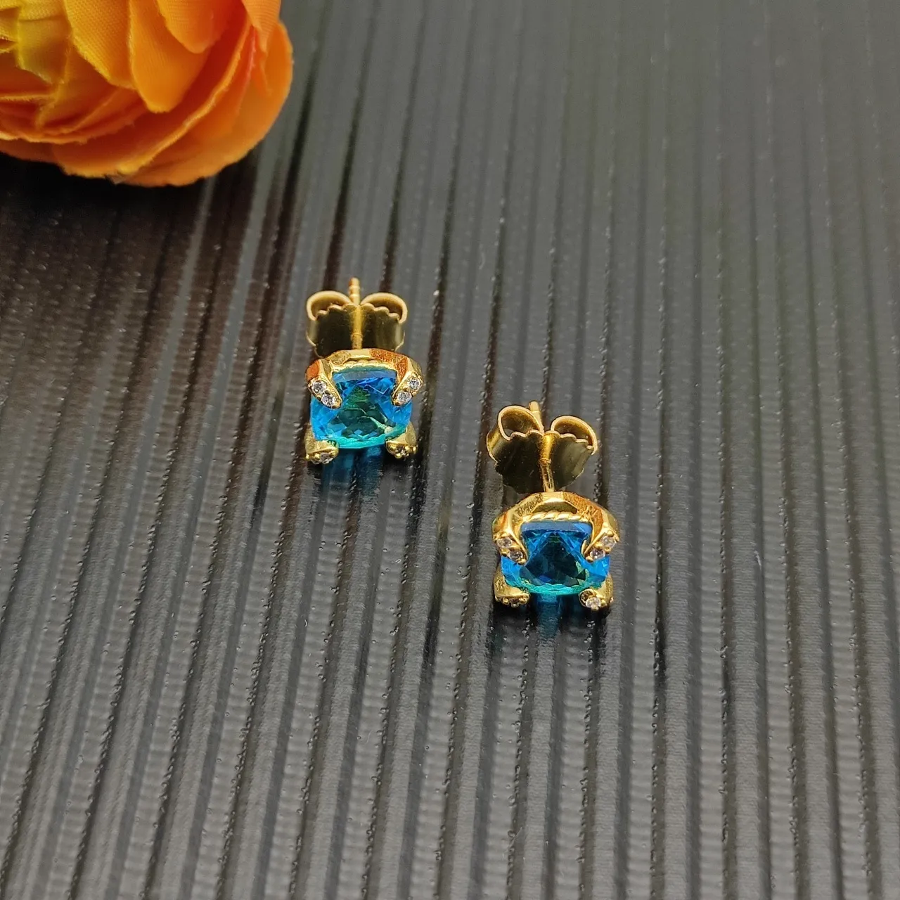 David Yurman Claw-Set Blue Gemstone Stud Earrings 8