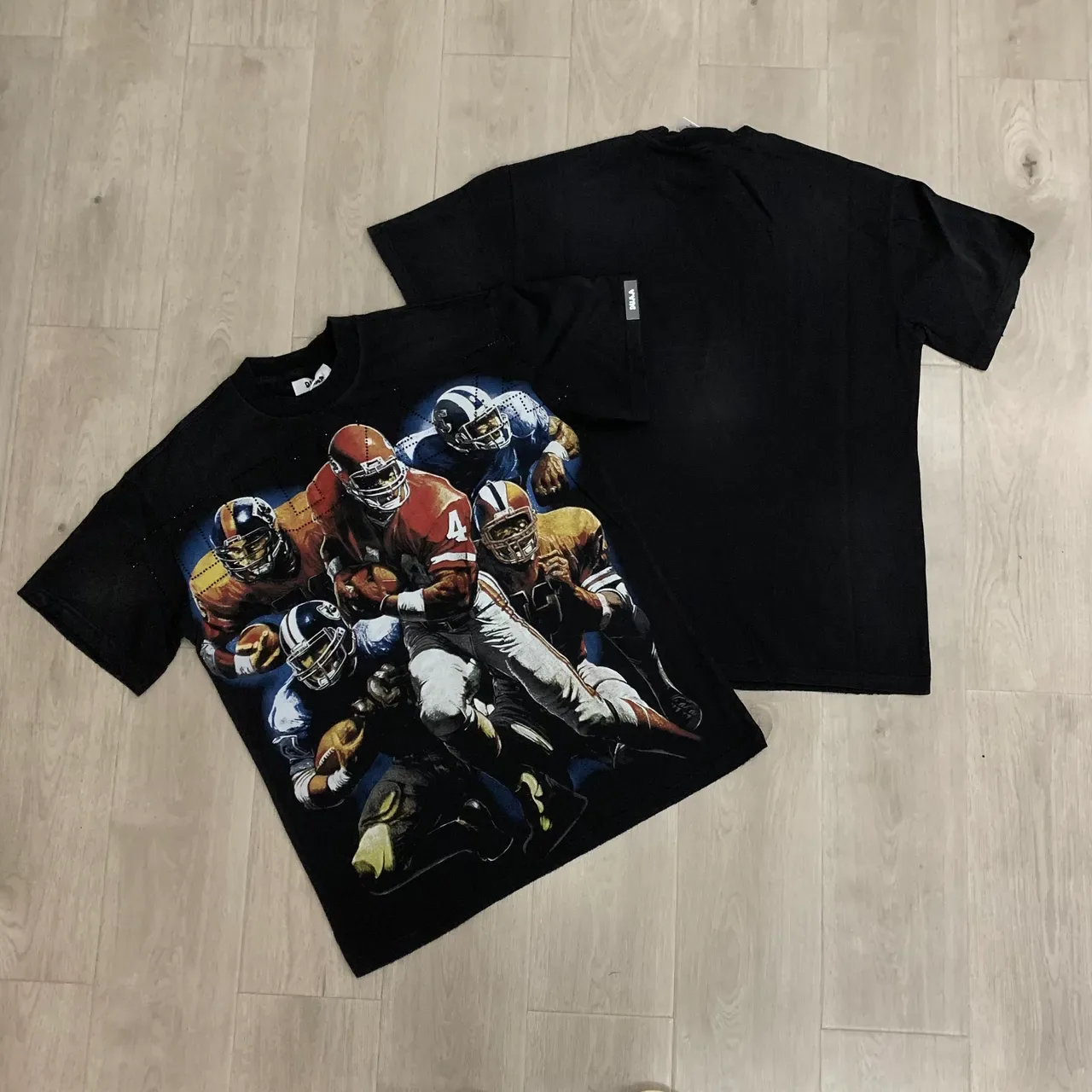 DUAA Graphic-Print Football Action T-Shirt 3