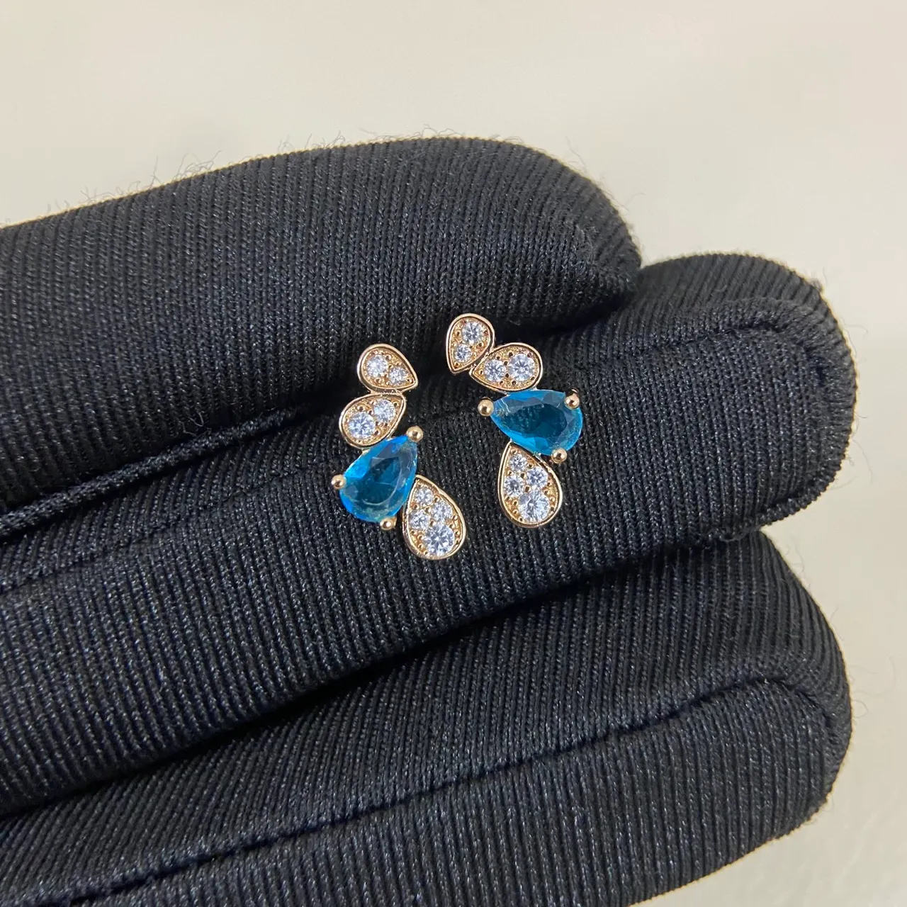 Dual-Tone Teardrop Blue Gemstone Pavé Cluster Stud Earrings 4