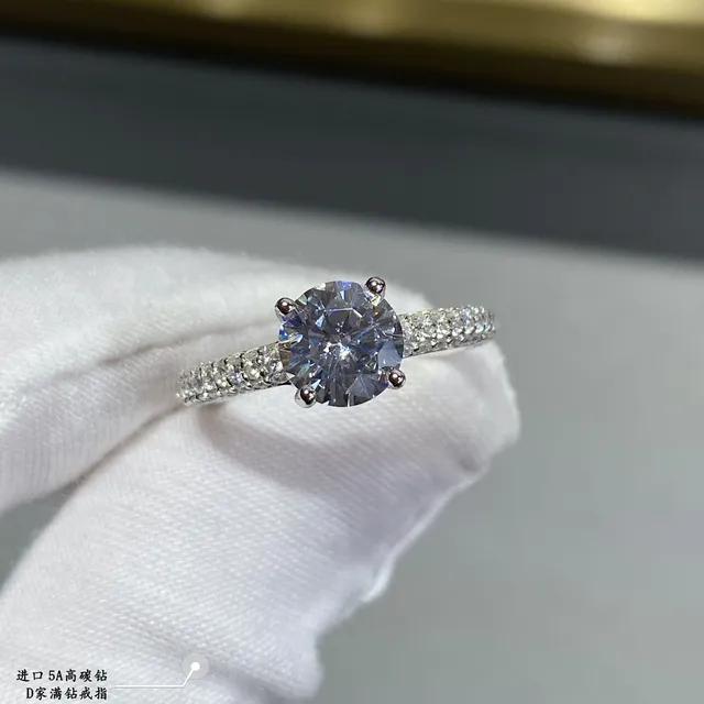 E BEE JEWELLERY Solitaire Pavé-Set Ring 2