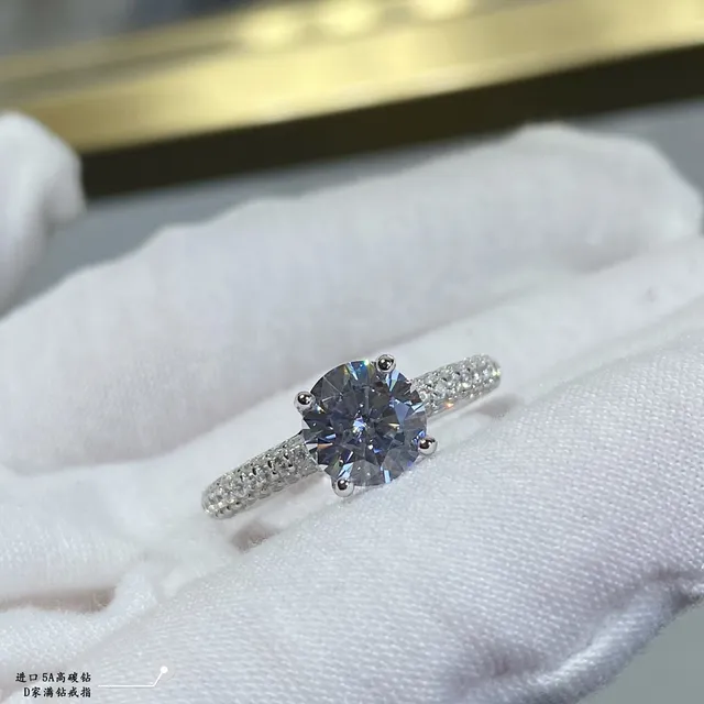 E BEE JEWELLERY Solitaire Pavé-Set Ring 4