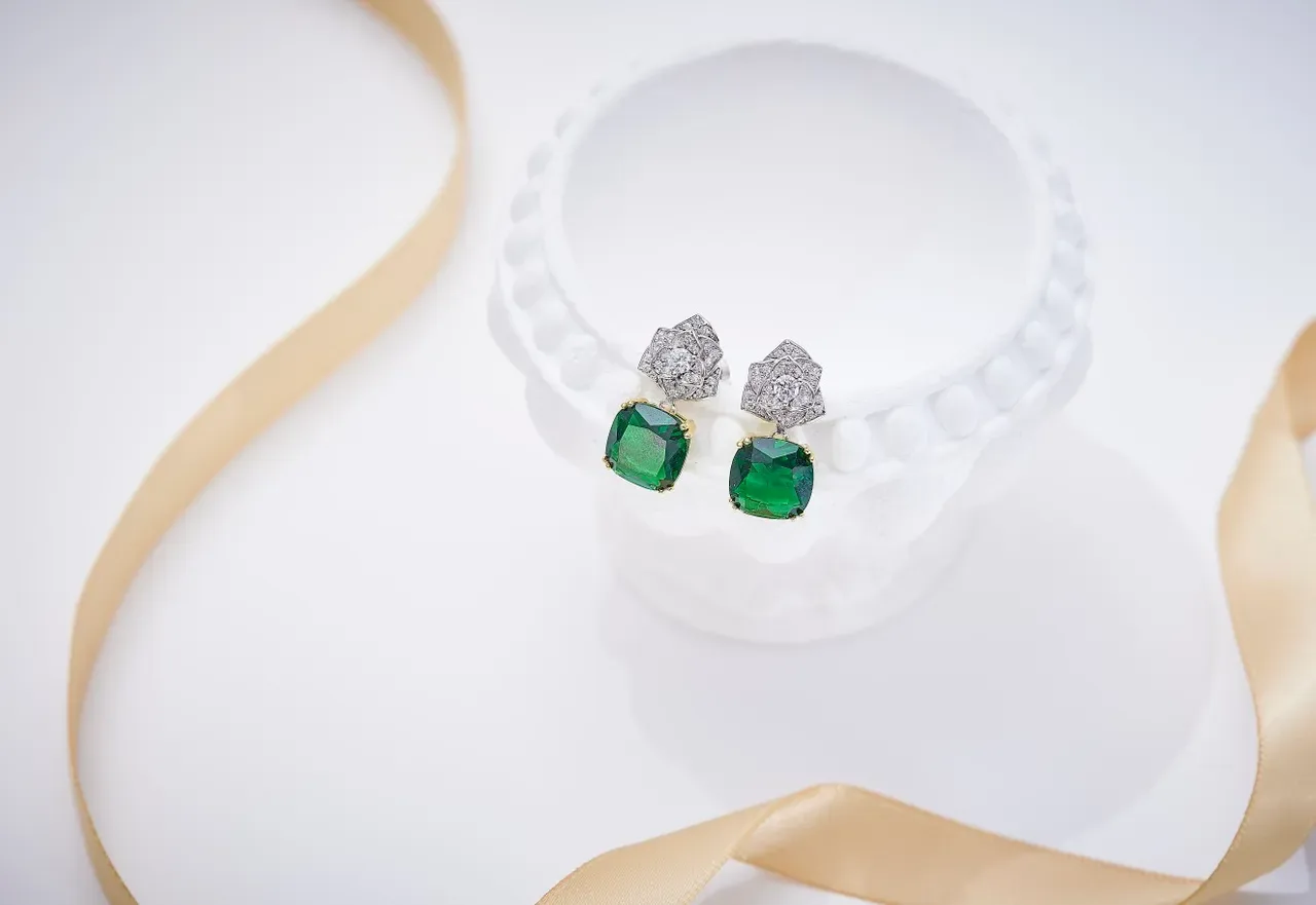 Emerald and Canary Yellow Diamond-Top Drop Earrings 7