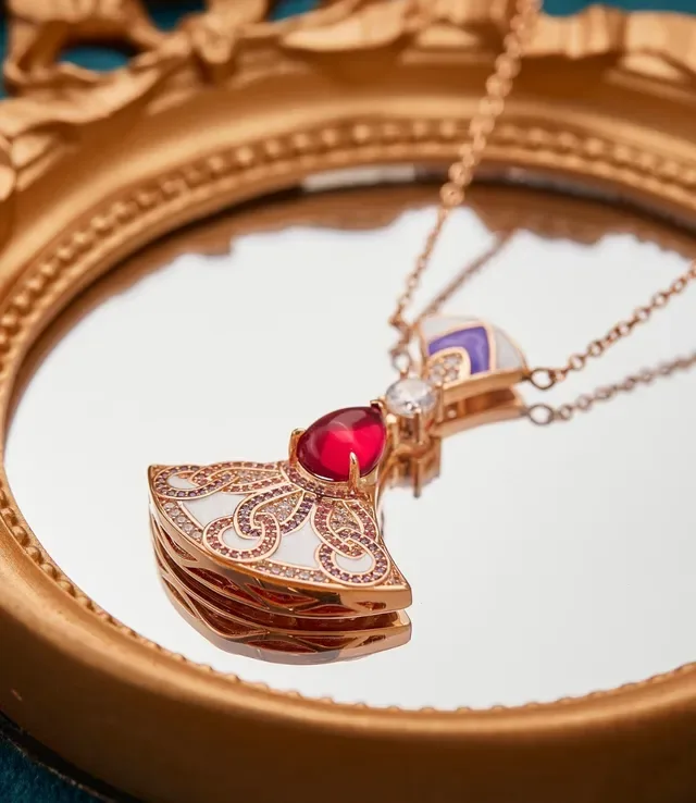 Fan-Shaped Enamel and Gemstone Pendant Necklace 4