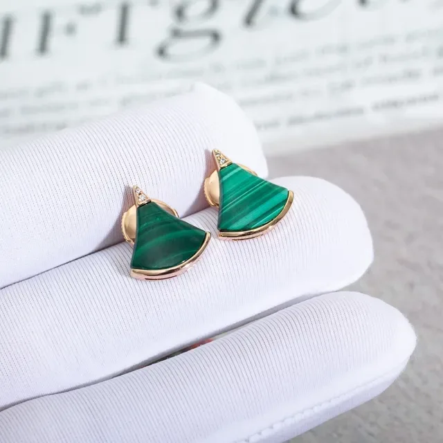Fan-Shaped Malachite and Gold-Tone Stud Earrings 4