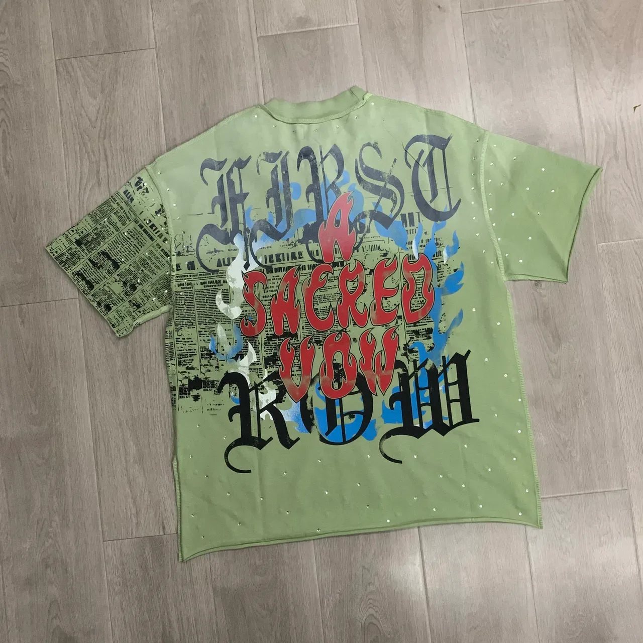 FIRST ROW Graphic-Print Embellished Pale Green T-Shirt 6