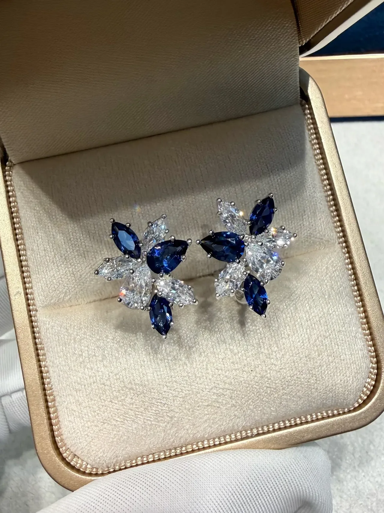 Floral Cluster Marquise-Cut Blue and Clear Gemstone Ring 5