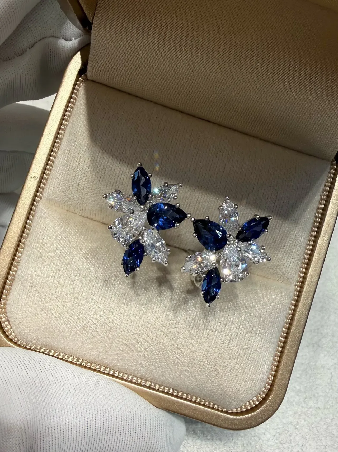 Floral Cluster Marquise-Cut Blue and Clear Gemstone Ring 6