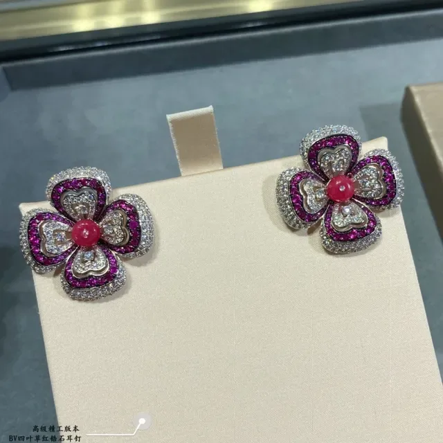 Boucles d'oreilles florales Pave-Set gemmes roses et rouges 2