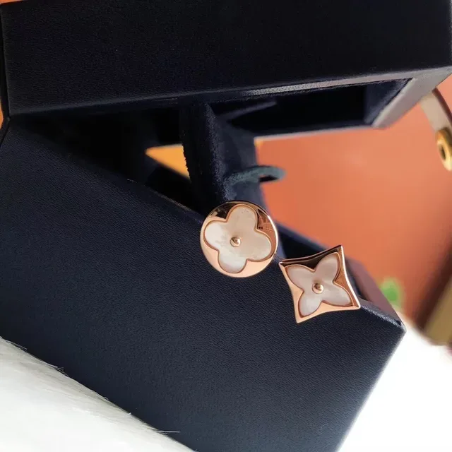 Floral Quatrefoil Mother-of-Pearl Inlay Rose Gold-Tone Stud Earrings 4