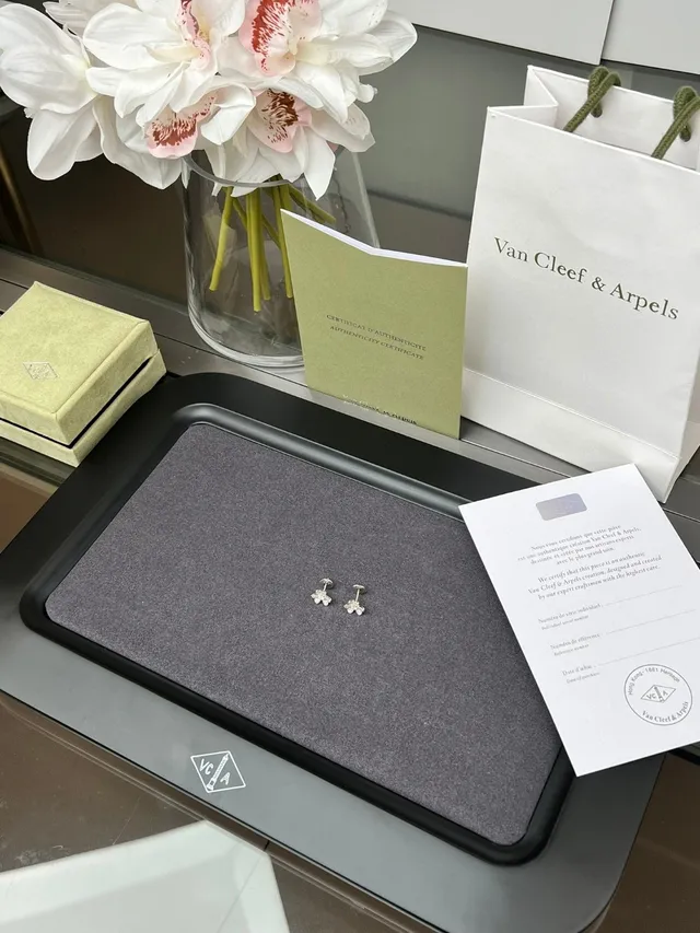 Flower-Shaped Pavé Stud Earrings 7