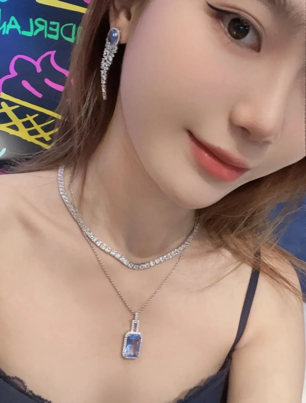 Collier Rígide en Pierres de Coupe Carrée Totalement Pavées 4