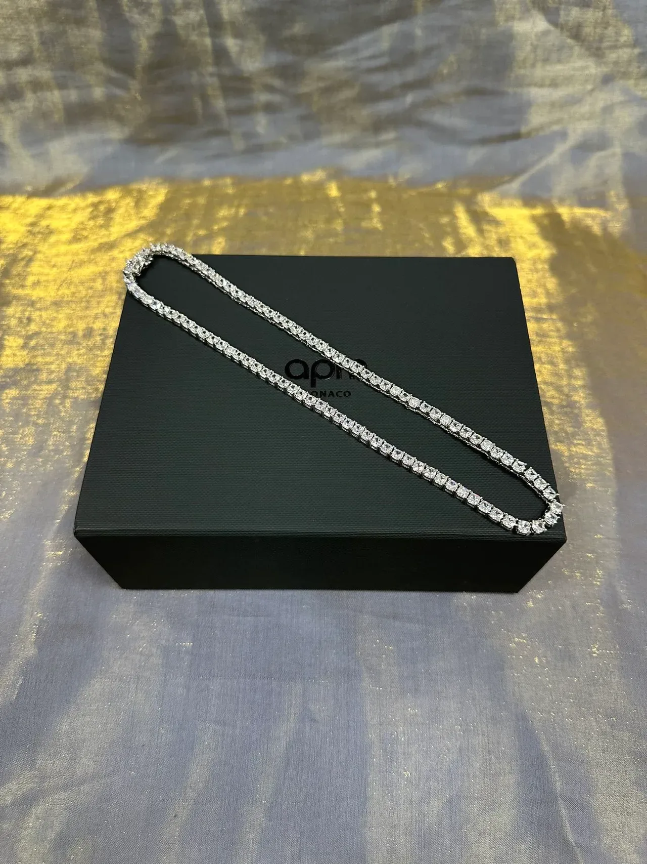 Collier Rígide en Pierres de Coupe Carrée Totalement Pavées 5