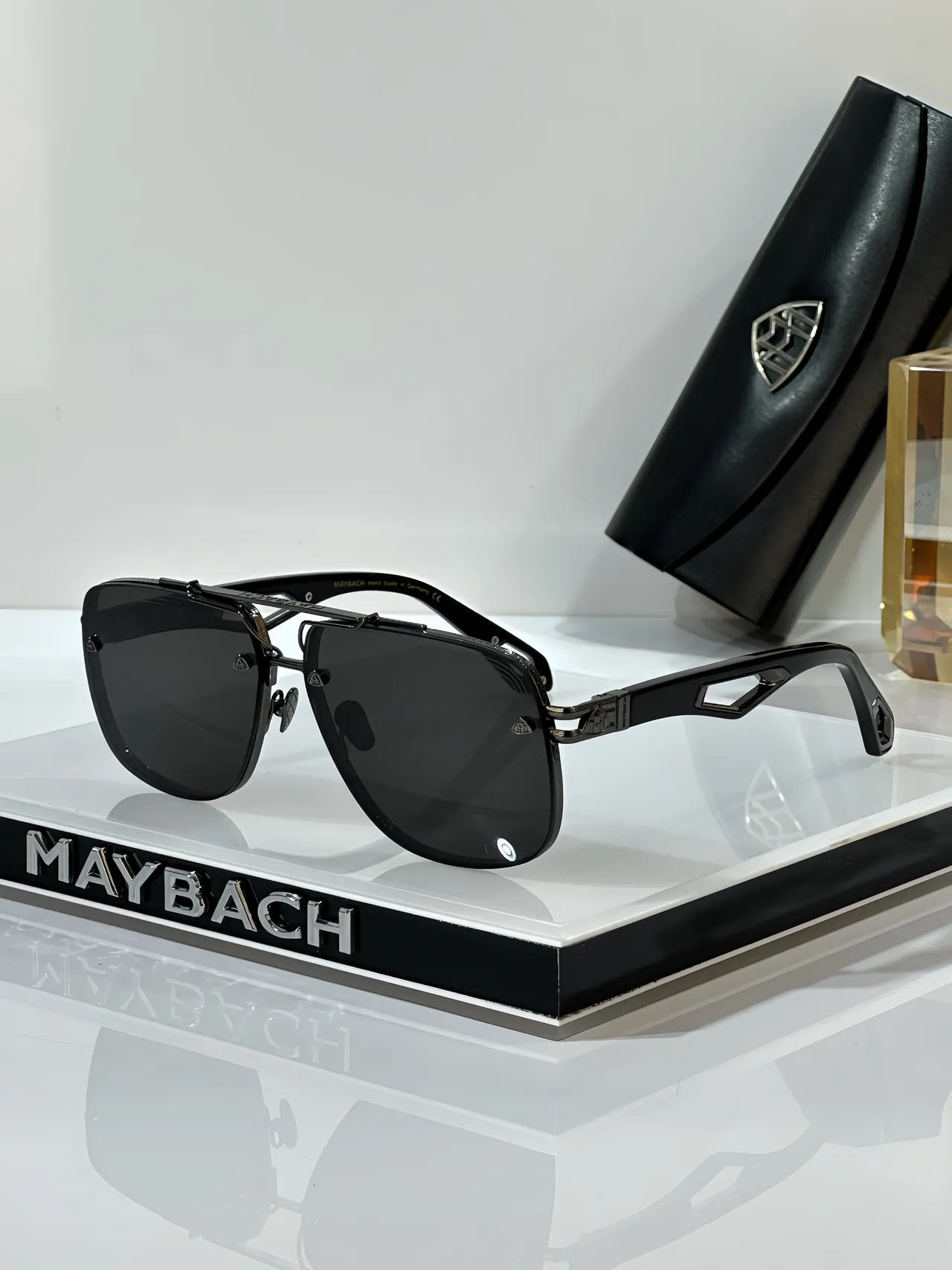 Gold Black Metal Frame Acetate Temples Sunglasses 4