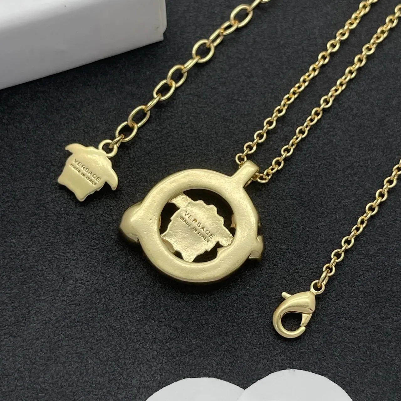 Gold Green Chain Circular Pendant Necklace 3