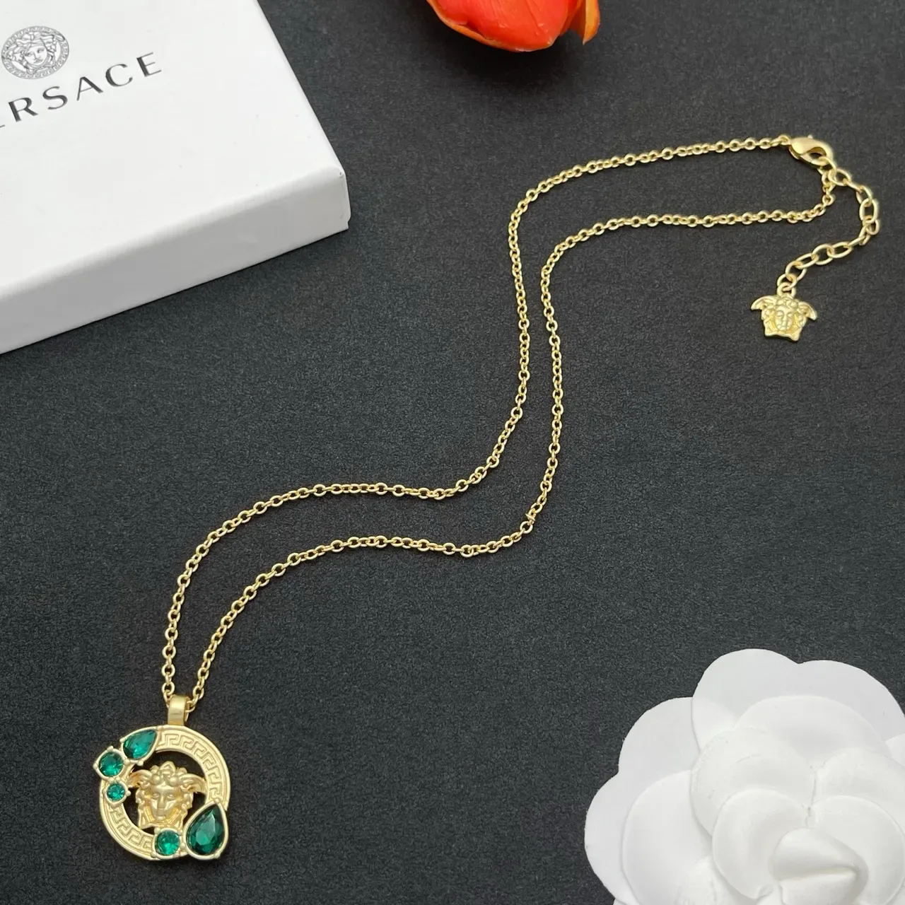 Gold Green Chain Circular Pendant Necklace 7