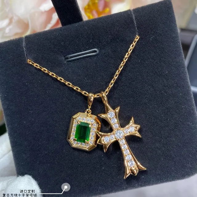 Gold Green Dual-Pendant Necklace 3