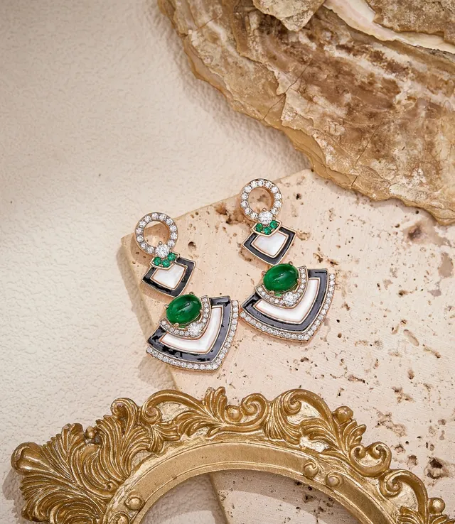 Gold Green Geometric Fan-Shaped Motif White And Black Enamel Inlay Earrings 3