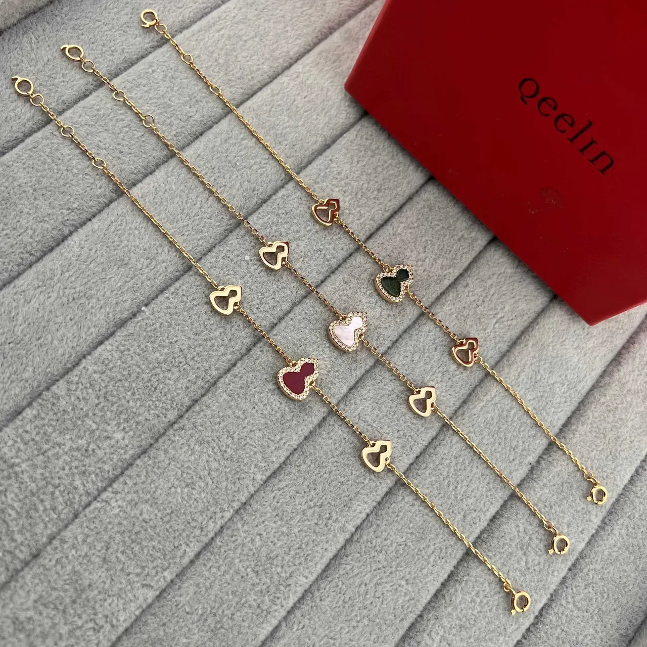 Gold Multicolor Chain Heart-Shaped Charms Bracelet 6