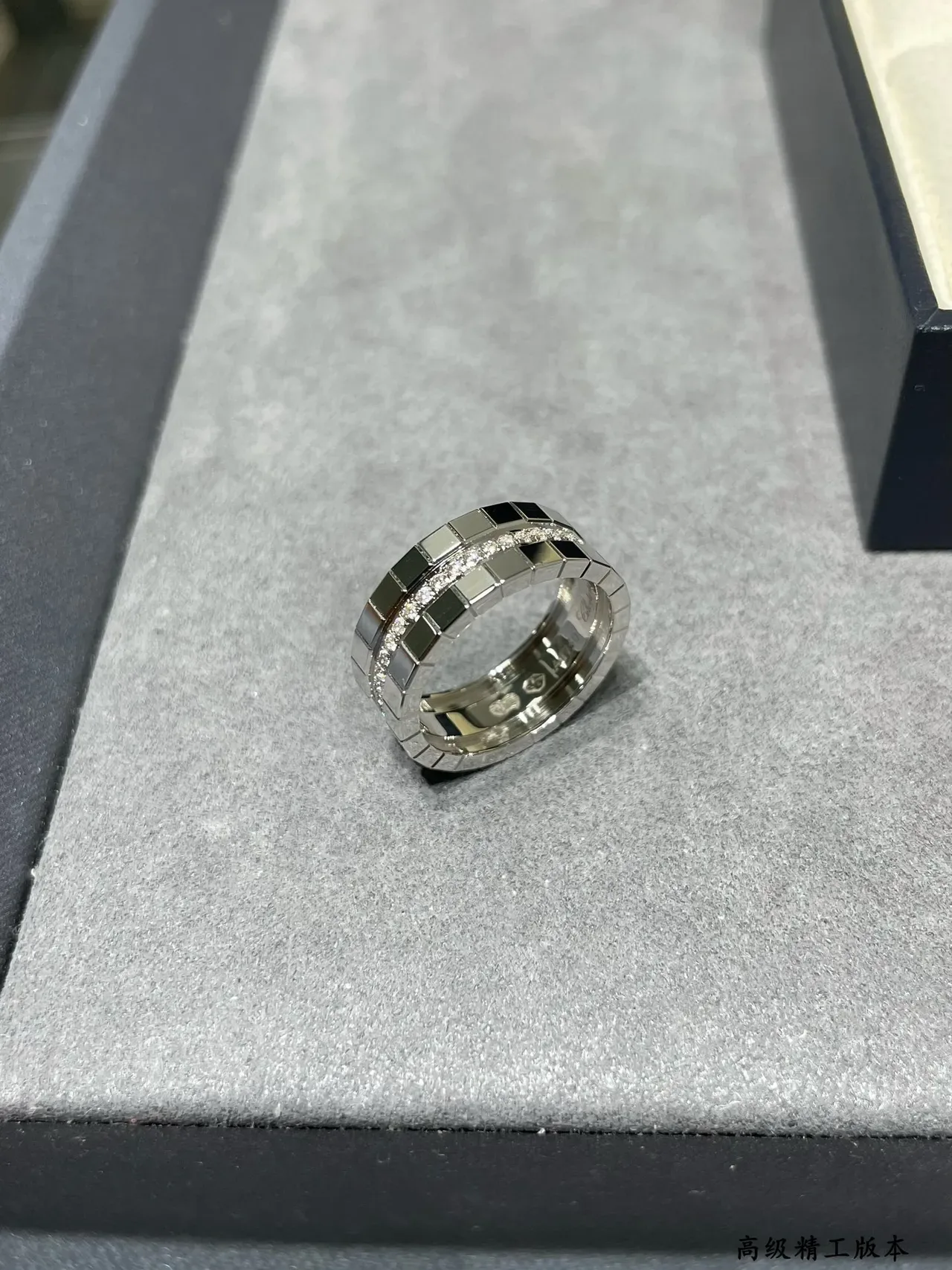 Gold Silver Geometric Tile Motif Pavé-Set Stones Ring 6