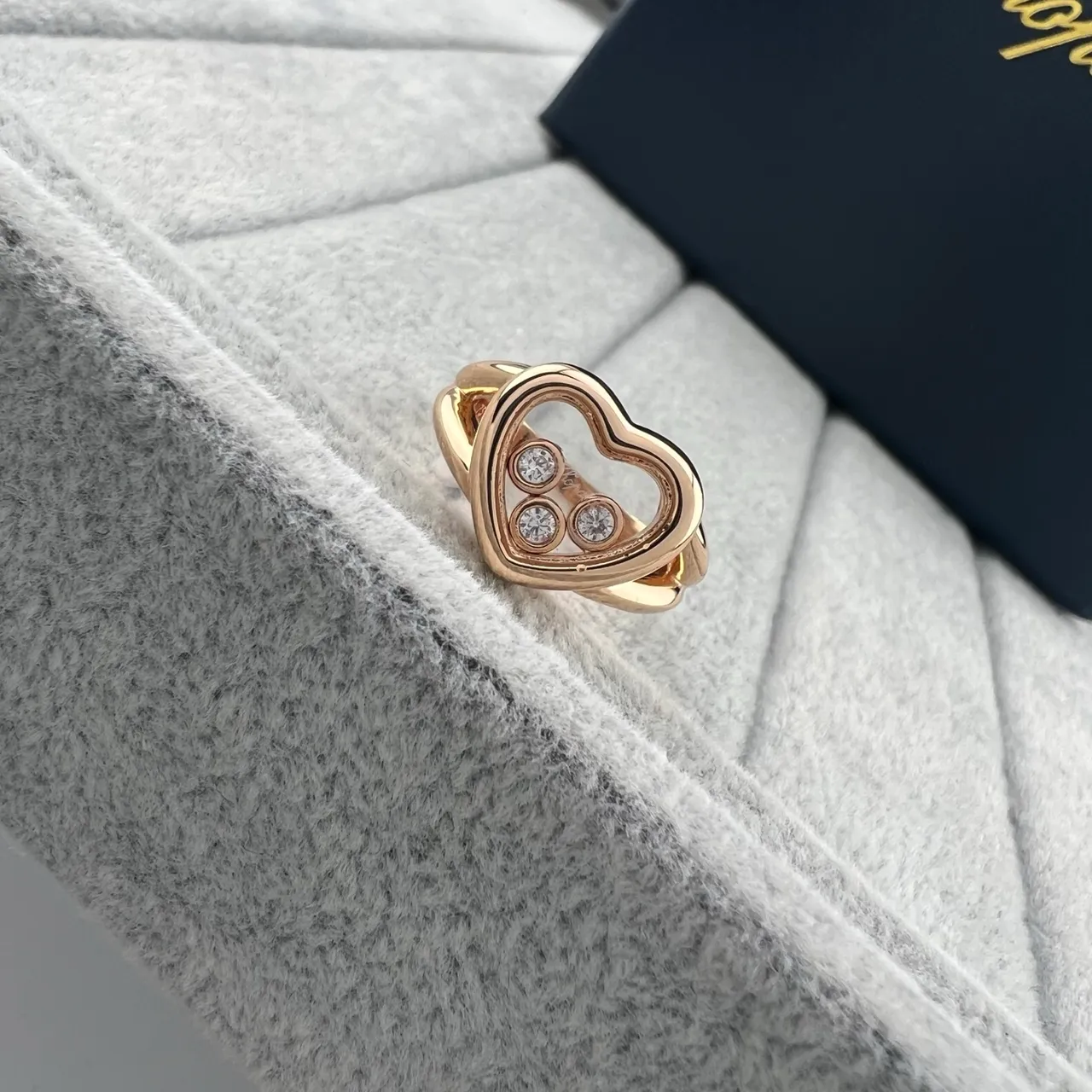 Gold Silver Heart-Shaped Open Frame Three-Stone Triangular Setting Ring 2