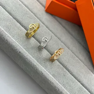 خاتم ذهبي فضي Pavé-Set بتصميم إبزيم