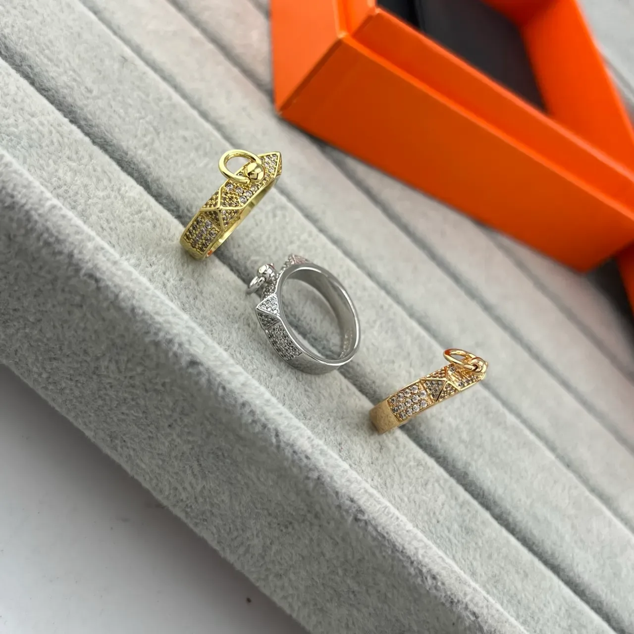 Gold Silver Pavé-Set Buckle-Motif Ring 7