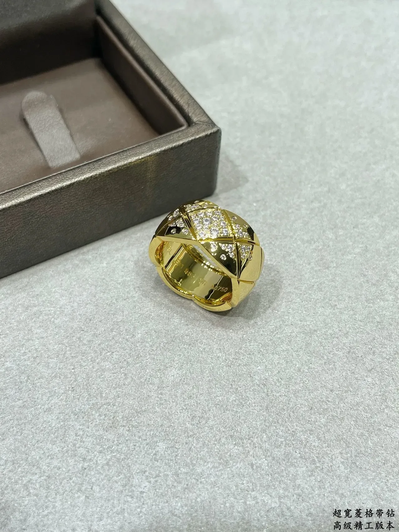 Gold Silver Quilted Geometric Band Pavé-Set Stones Ring 3