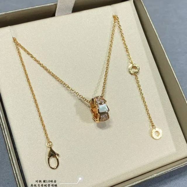 Gold-Tone Cylindrical Gemstone Pendant Necklaces 4