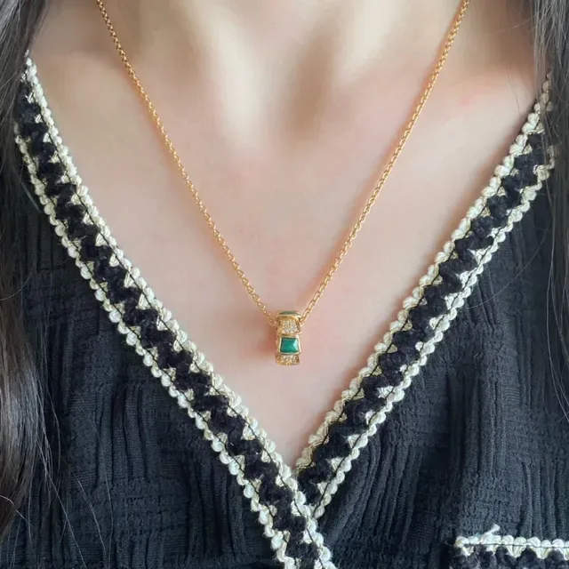 Gold-Tone Cylindrical Gemstone Pendant Necklaces 9