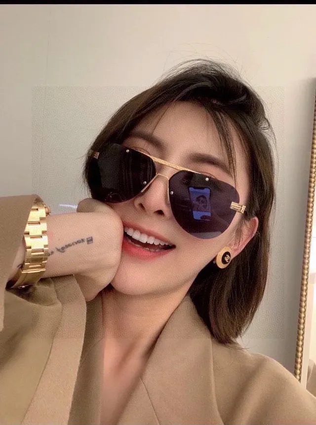 Gold-Tone Gradient Mirrored Aviator Sunglasses 5