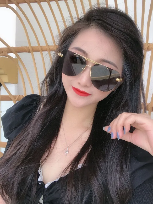 Gold-Tone Gradient Mirrored Aviator Sunglasses 9