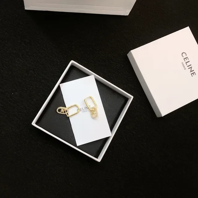 Gold-Tone Pavé Crystal Interlocking Oval Link Earrings 4