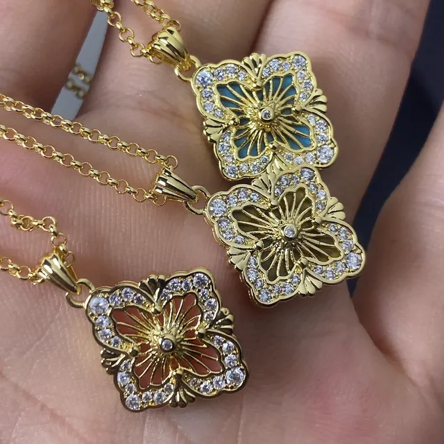 Colliers pendentifs en émail à quatre feuilles ton doré 6