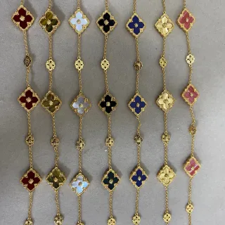 Pulseras de cadena de color dorado con incrustación floral de cuatro hojas