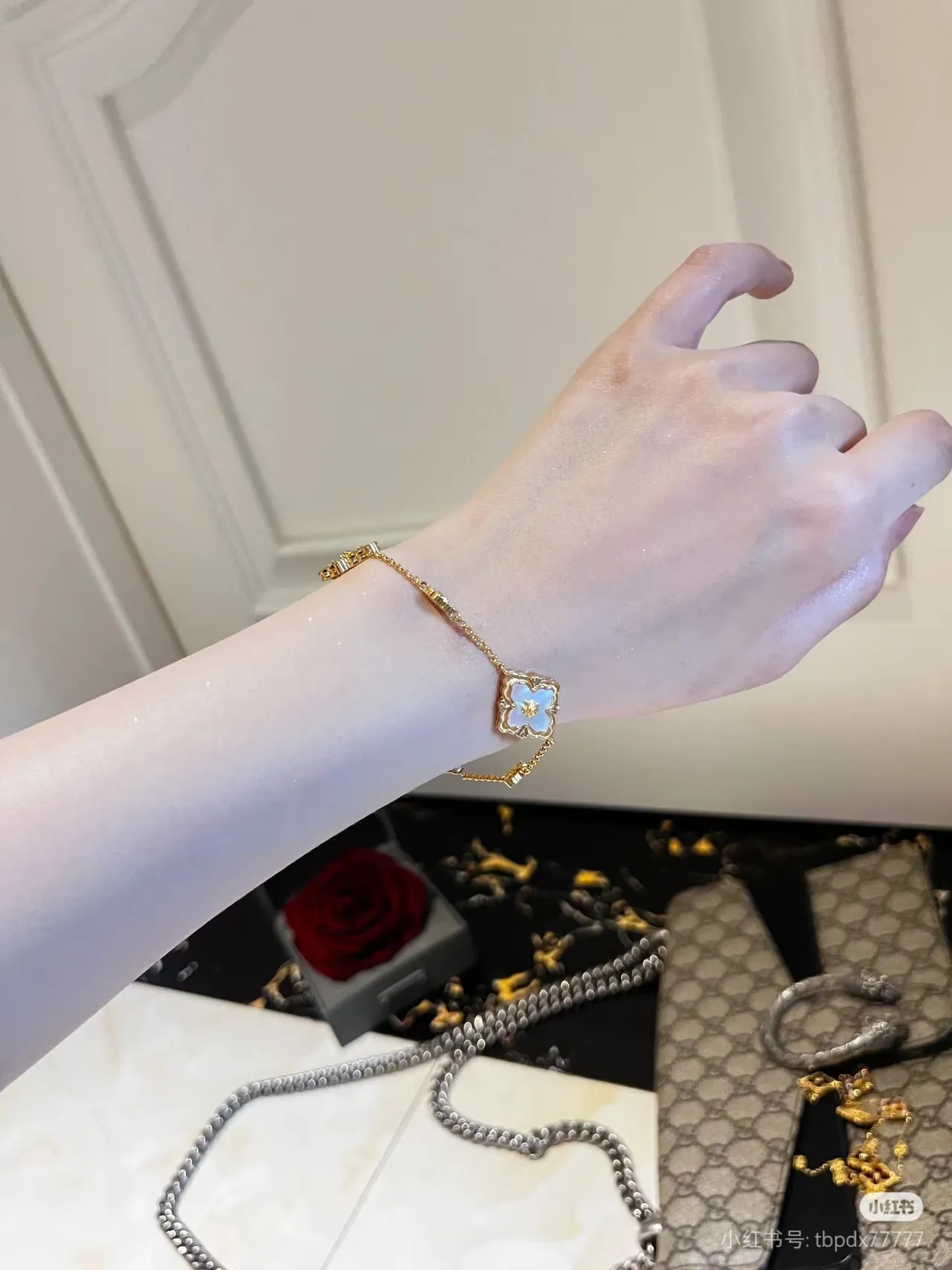 Gold-Tone Quatrefoil Floral Inlay Chain Bracelets 3