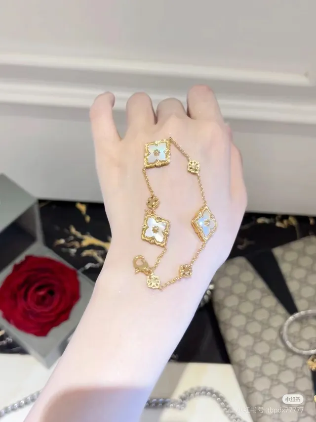 Gold-Tone Quatrefoil Floral Inlay Chain Bracelets 4