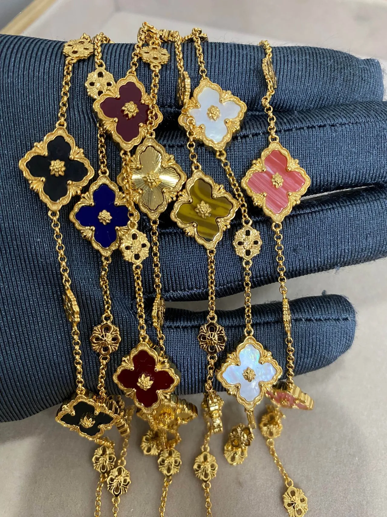 Gold-Tone Quatrefoil Floral Inlay Chain Bracelets 7