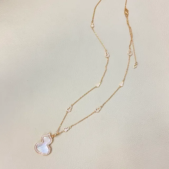 Gold White Gourd-Shaped Pendant Mother-of-Pearl Inlay Necklace 4