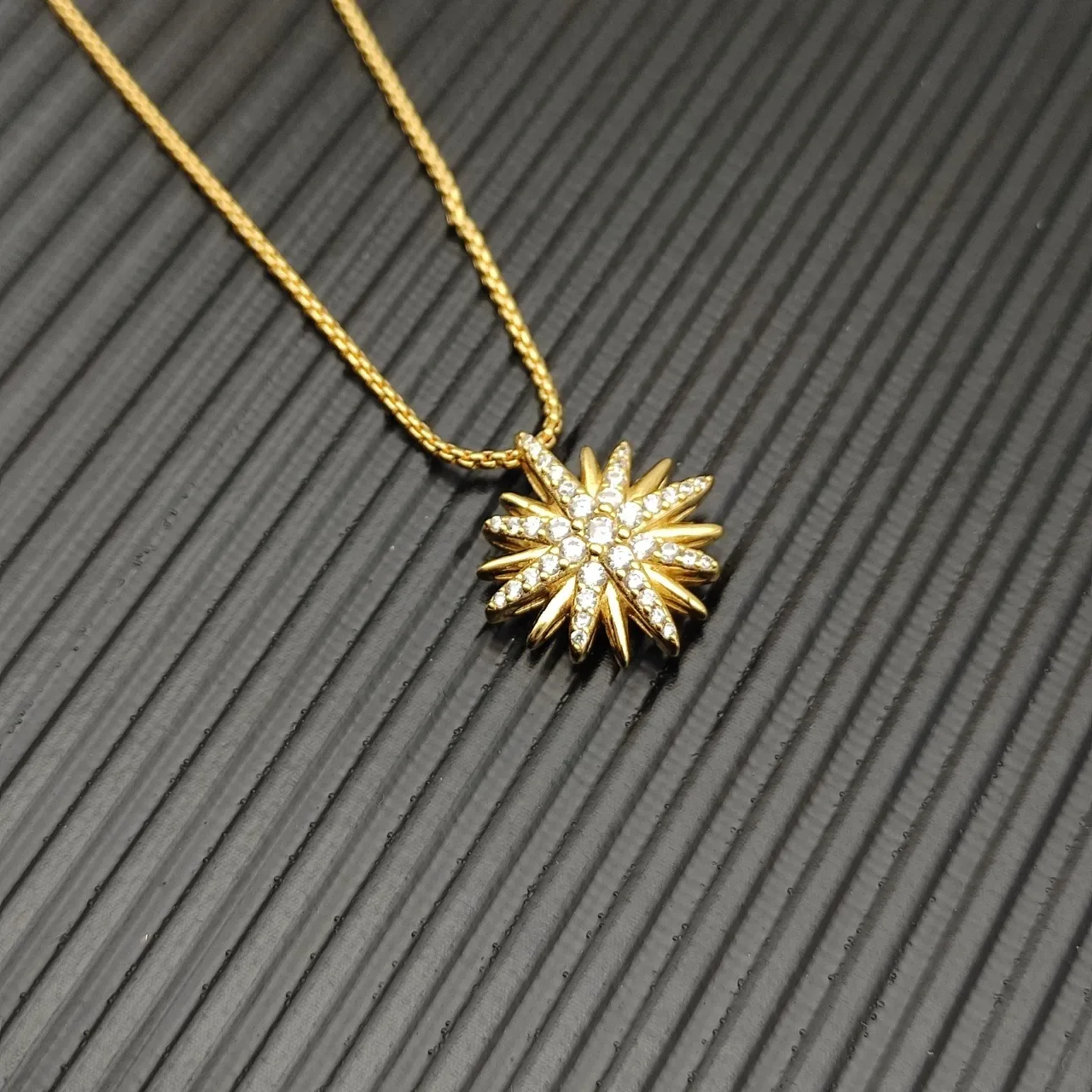 Gold White Starburst Pendant Pavé-Set Diamonds Necklace 3