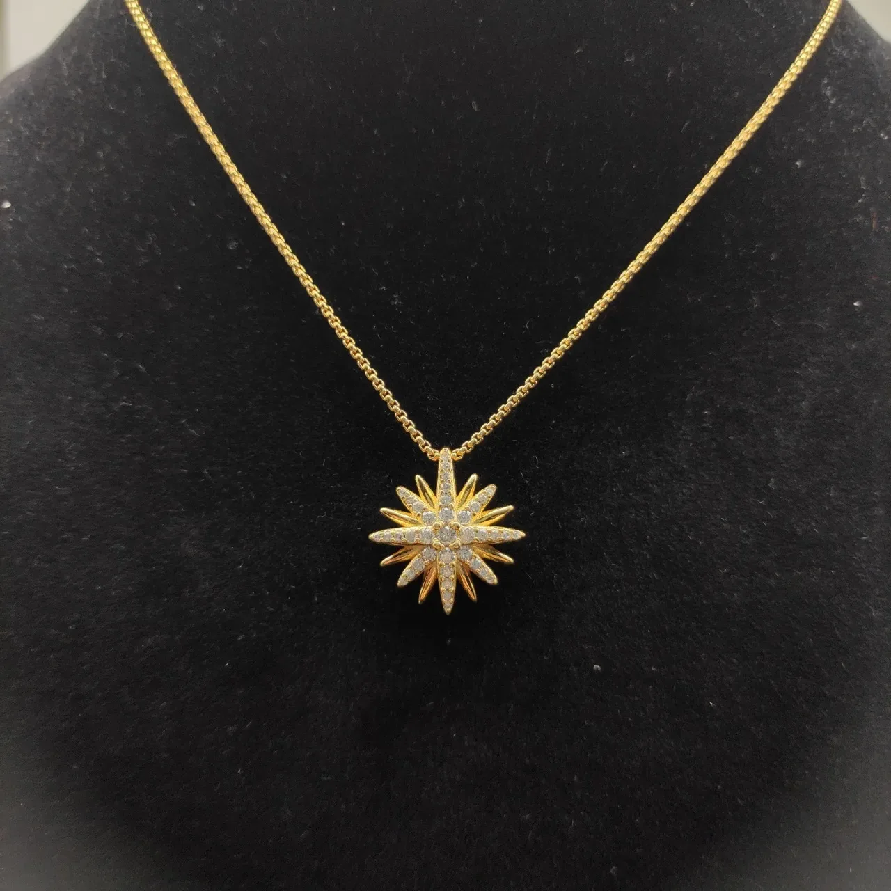 Gold White Starburst Pendant Pavé-Set Diamonds Necklace 7