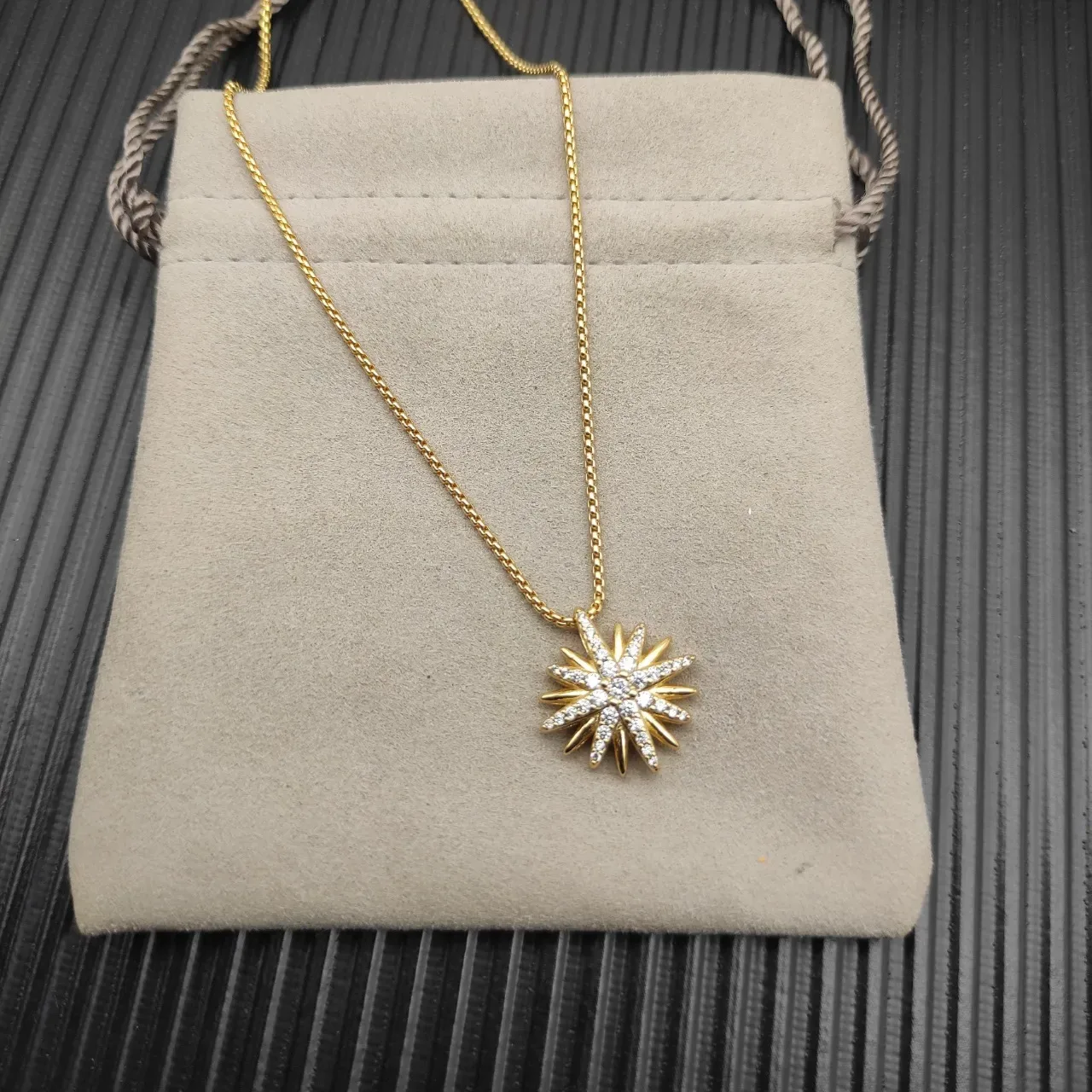 Gold White Starburst Pendant Pavé-Set Diamonds Necklace 8