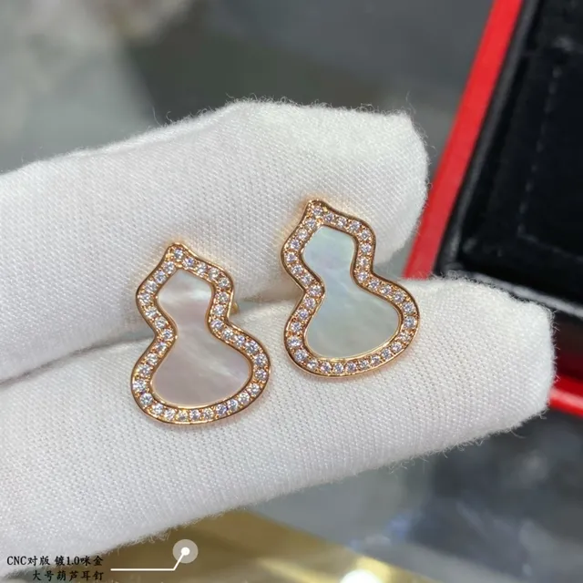 Gourd-Shaped Pavé Crystal Inlay Stud Earrings 5