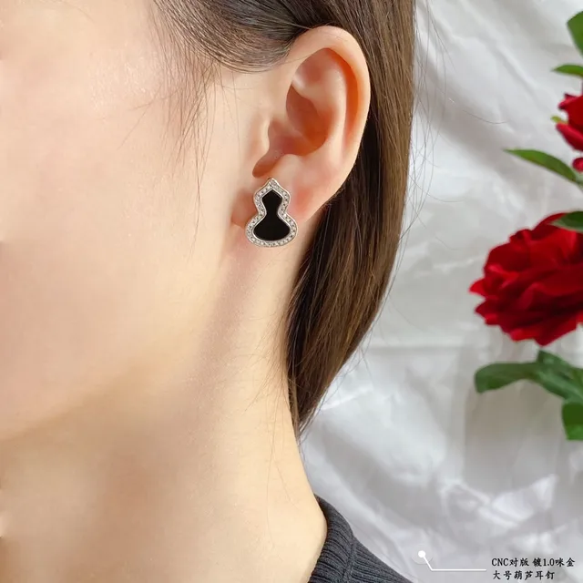 Gourd-Shaped Pavé Crystal Inlay Stud Earrings 8