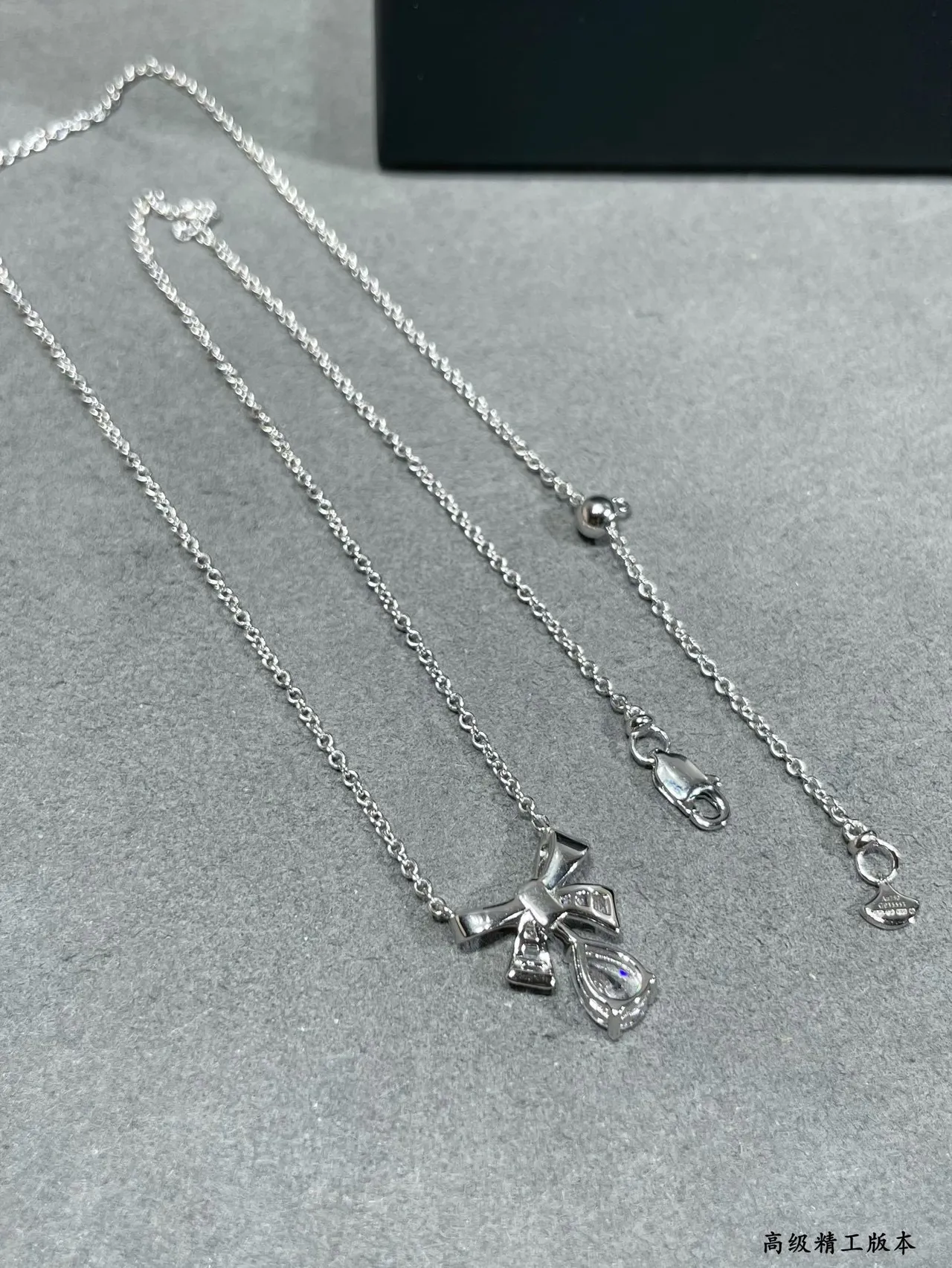 Graff Bow Silver White Pendant Baguette-Cut Side Stones Necklace 2