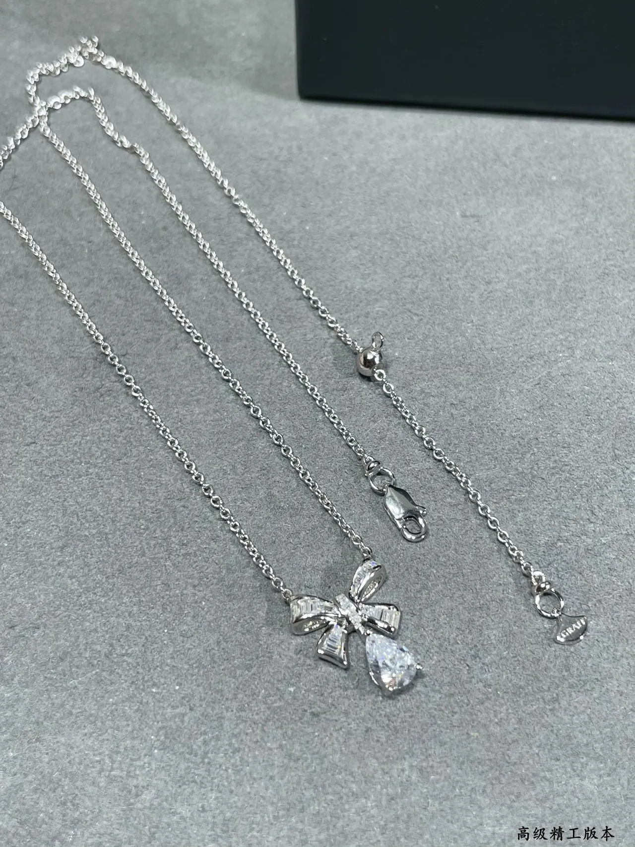 Graff Bow Silver White Pendant Baguette-Cut Side Stones Necklace 3