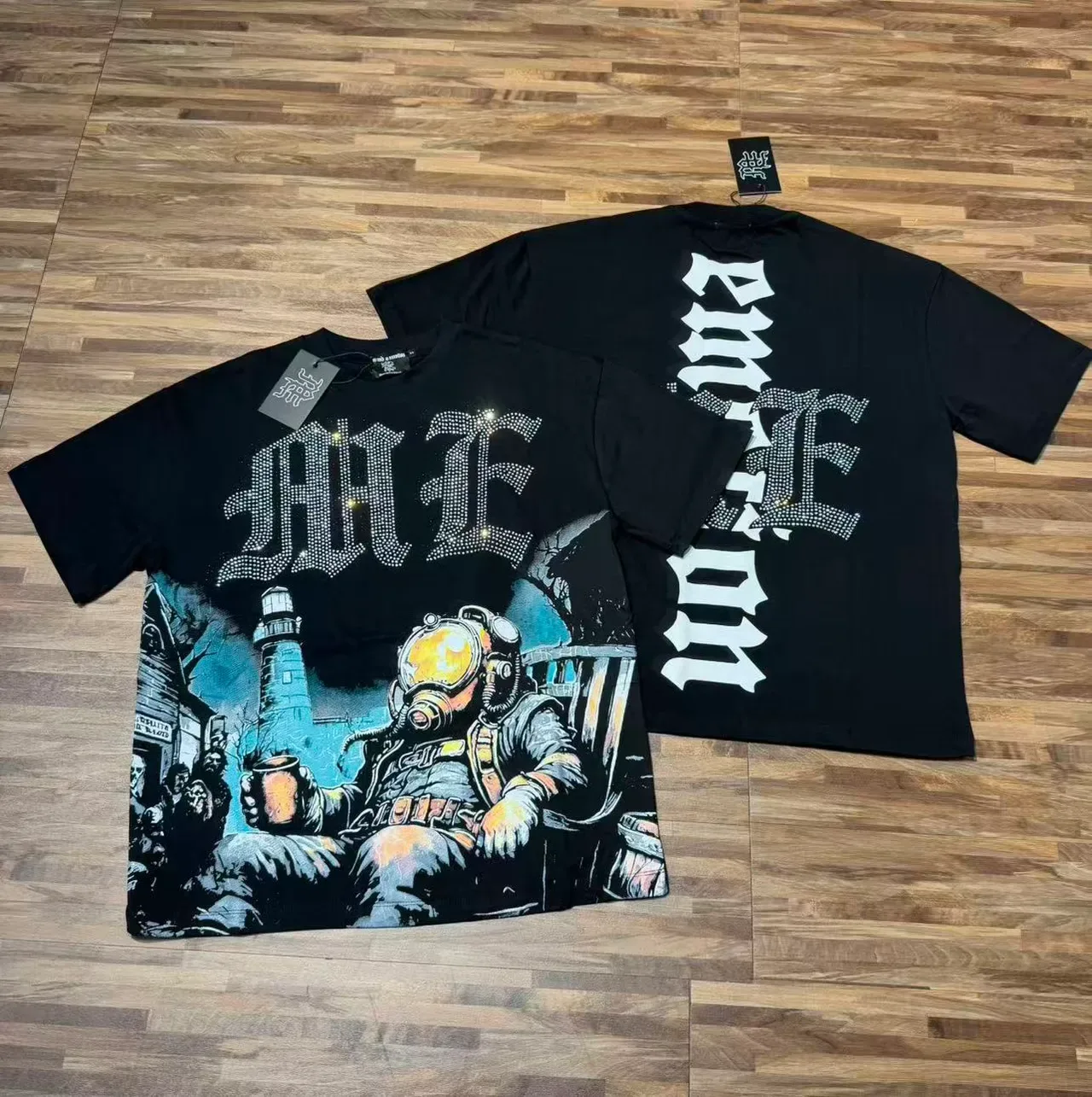 Graphic-Print Rhinestone-Embellished Diver Motif T-Shirt 3