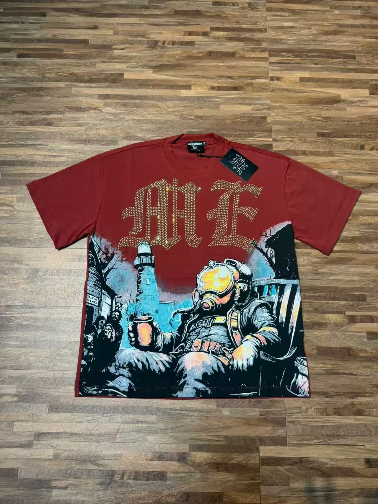 Graphic-Print Rhinestone-Embellished Diver Motif T-Shirt 7