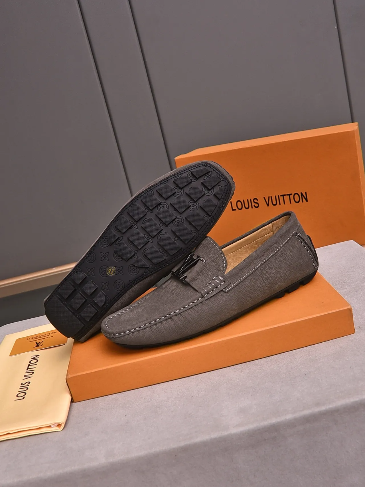 Gray Black Textured Pebbled Leather Moc-Toe Stitching Loafer 4