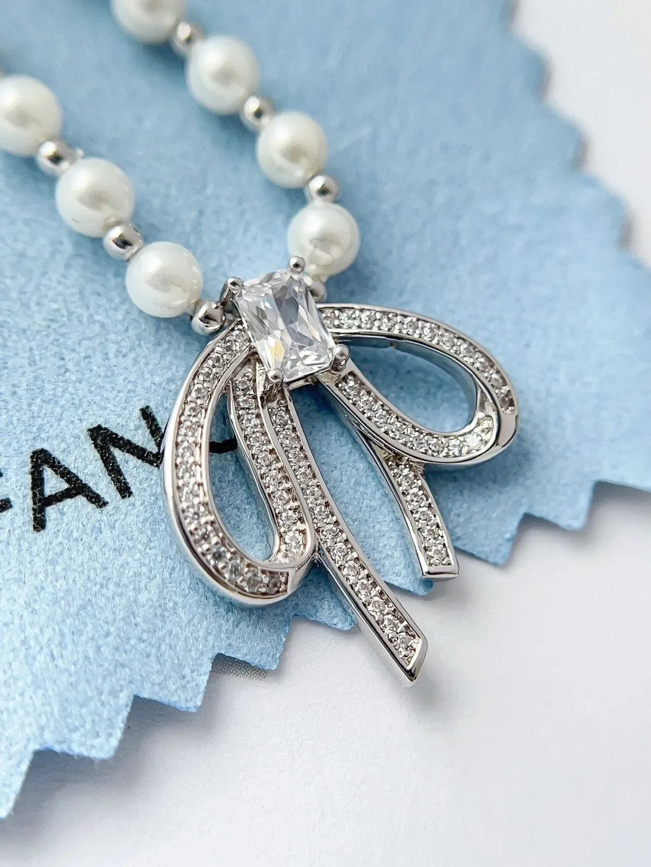HEFANG Blue Silver Pearl Strand Bow-Shaped Pendant Necklace 6
