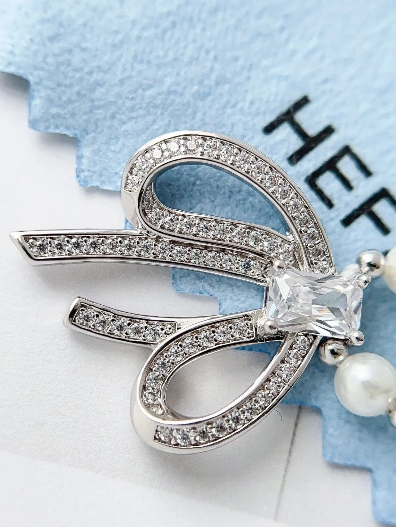 HEFANG Blue Silver Pearl Strand Bow-Shaped Pendant Necklace 7